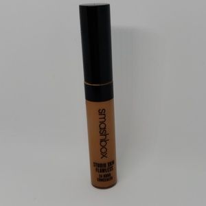 Smashbox concealer - medium dark warm peach
